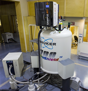 NMR Bruker 700