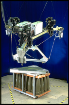 RoboCrane Tetra suspends material