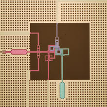 Colorized micrograph of superconducting circuit 