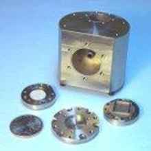 Hybrid cylindrical-Helmholtz resonator
