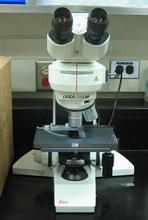 Leica DM LM Microscope