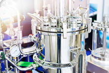 Silvery shiny bioreactor with complex components