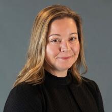 Headshot of Lori Nix