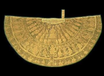photo of the spread out Hungarian Coronation Robe