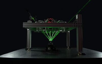 Tracing of green laser light in HALO