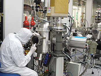 Inspecting a wafer inside a process chamber in the Boulder MicroFab