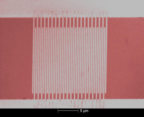 Colorized micrograph of ultrafast single-photon detector