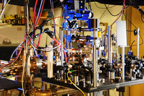 ytterbium lattice atomic clock