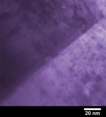 Electron microscope image of two superconducting thin films that meet at a 6 degree tilt boundary