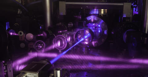 3D quantum gas atomic clock photo of strontium atomic clock