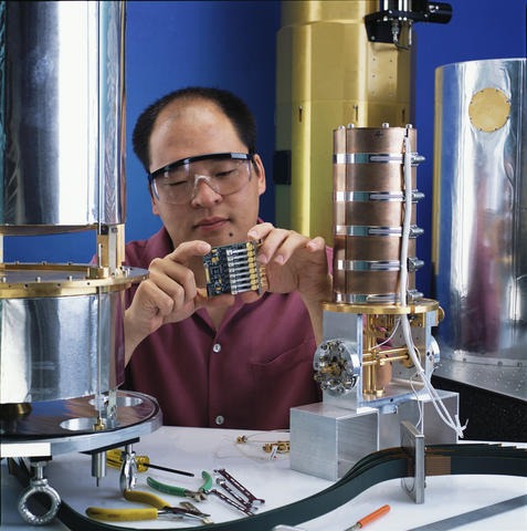 Sae Woo Name holding a circuit