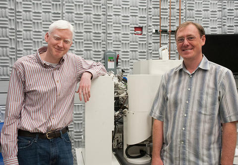 CNST Physicists Kevin Twedt and Vladimir Aksyuk