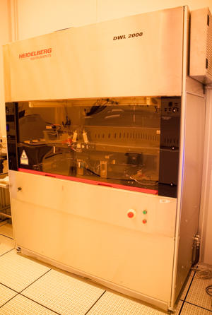 Photograph of the Heidelberg Instruments DWL 2000 Laser Pattern Generator.