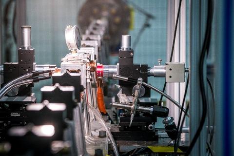 The NIST pulse-heated compression Kolsky bar Close up of high speed compression Kolsky bar