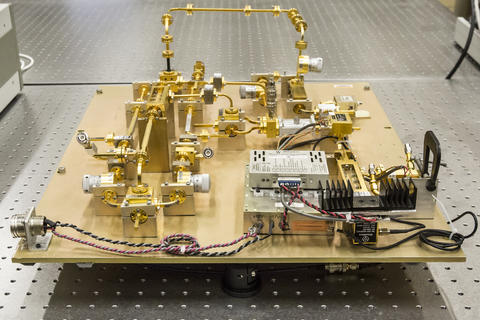 Measurement device for signals in the W band (75-110 GHz)