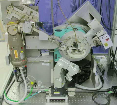 NIST Divergent Beam Diffractometer (DBD), a custom-built instrument used to certify powder SRMs for their X-ray diffraction properties. 