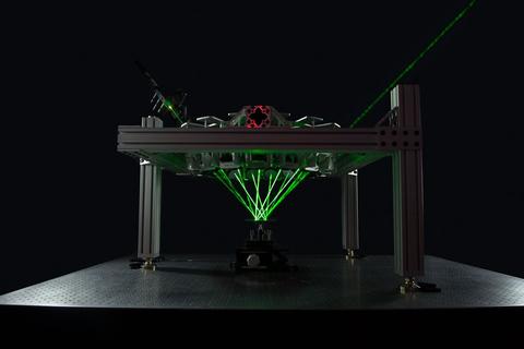 Tracing of green laser light in HALO