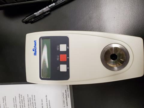 AR200 Refractometer meter E136