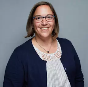 Kate Smetana Headshot