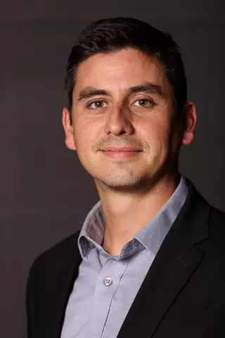 Isvar Cordova headshot