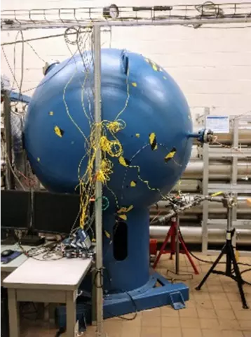 1800-liter spherical vessel
