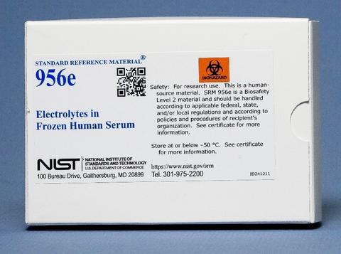 Photo of SRM 956e packaging.