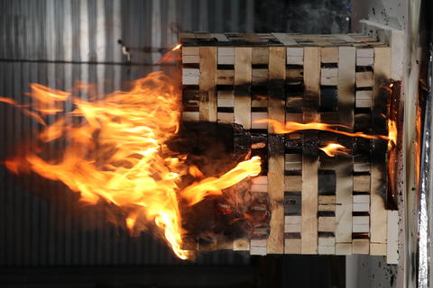 Mixed fuel wood crib