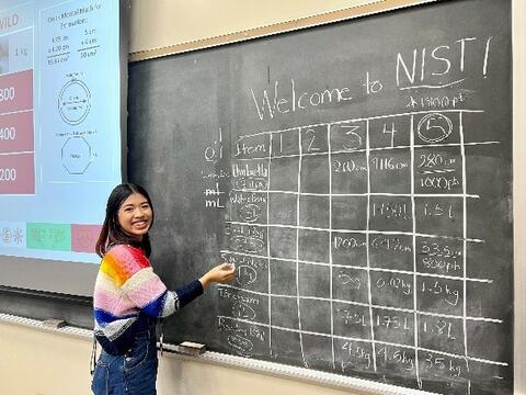 Yoon Thwel facilitates the Metric Estimation Game