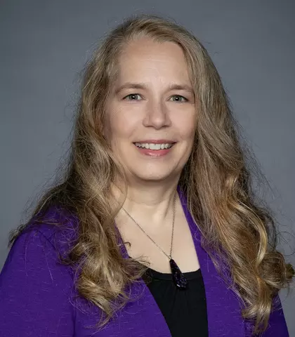 Photo of employee Lisa Fronzek