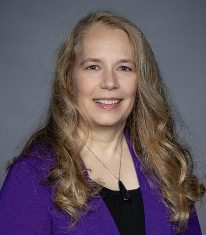 Photo of employee Lisa Fronzek