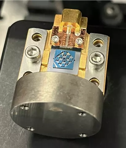 Flip-chip transducer in mount