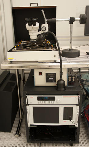 Photograph of the Keithley 4200 SCS parametric test system.