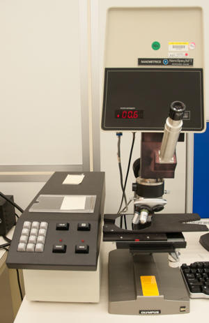 Photograph of the Nanometrics Nanospec reflectometer.