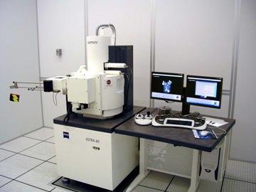 Photograph of the Zeiss NVision 40 Cross Beam Microscope.