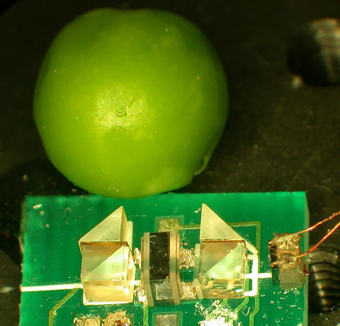 Green pea on top. Spectrometer below.