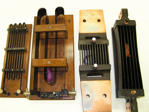 Different shunt resistor configurations.