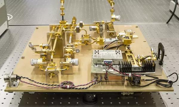 Measurement device for signals in the W band (75-110 GHz)