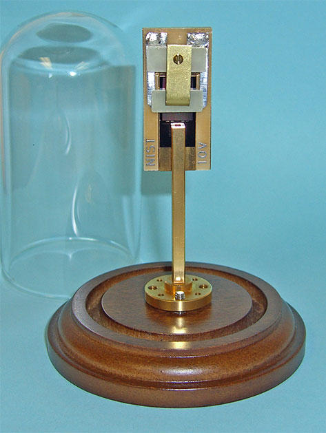 Original chip holder and waveguide