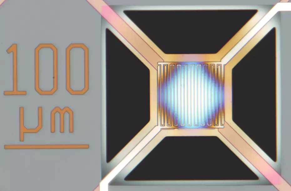 Illustration of a new chemical sensor that is comprised of 16 microheater elements and eight types of sensors