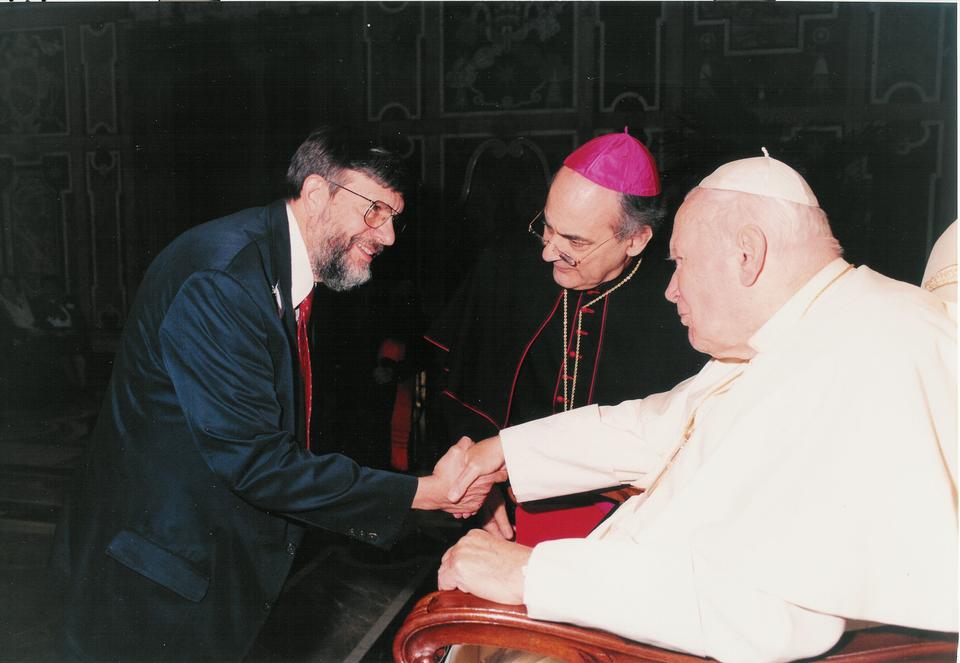 Bill Phillips Shakes Hands with Pope John Paul II