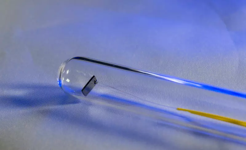 photonic thermometer