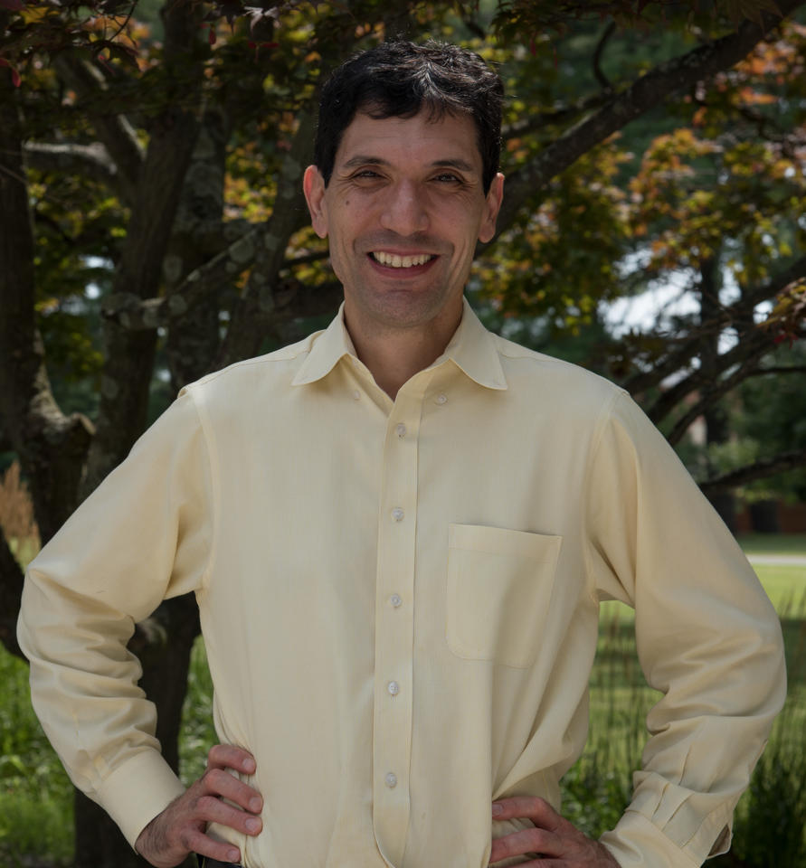 Portrait of NIST managing editor Ben Stein.