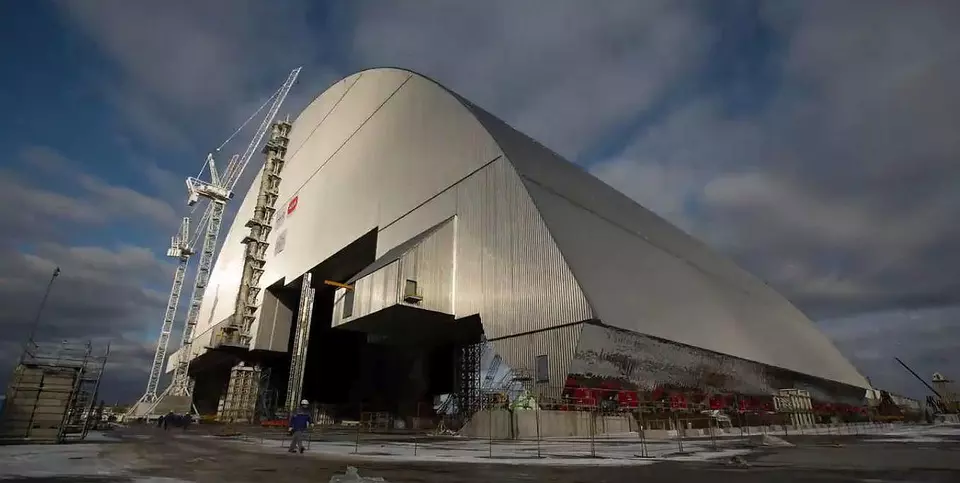 A drawing of an arch-shaped dome that will cover the Chernobyl disaster site
