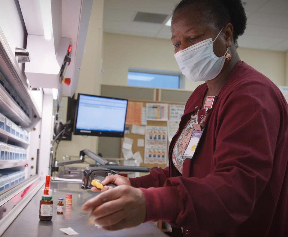 Wellstar Paulding Hospital 2020 Baldrige Award Recipient in Health Care employee working in the pharmacy.