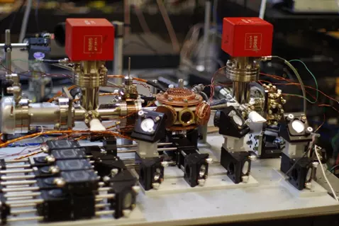 Atom chamber for the NIST portable optical lattice clock