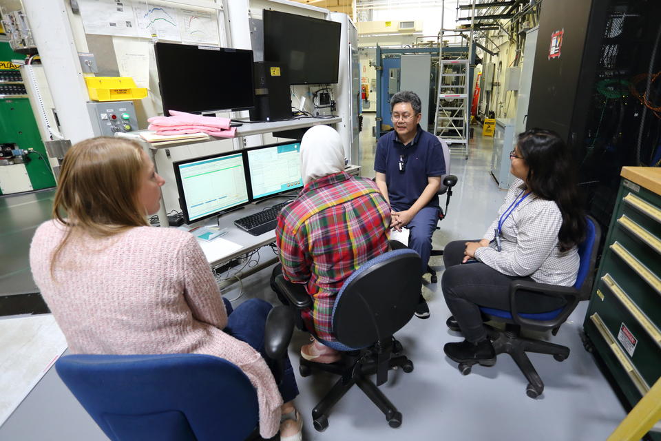 2023 CHRNS Summer School,  BT-7 Instrument Control
