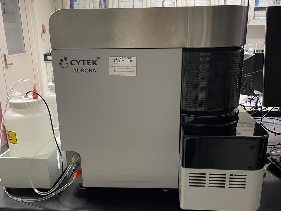 Cytek Aurora Spectral Flow Cytometer