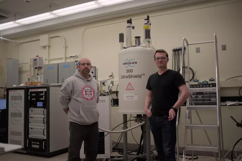 300 MHz solid-state NMR