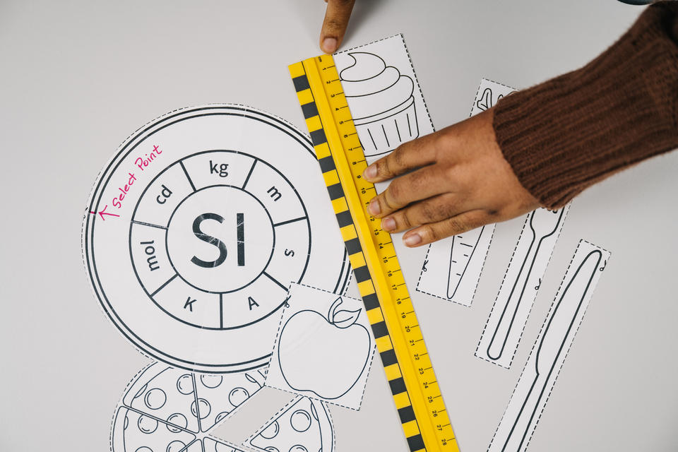 Metric Meal Paper with SI logo