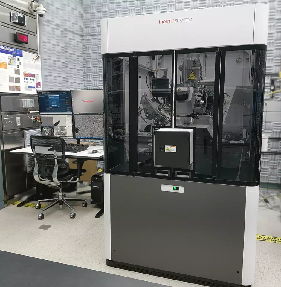 ThermoFisher Helios 5 FX dual-beam microscope